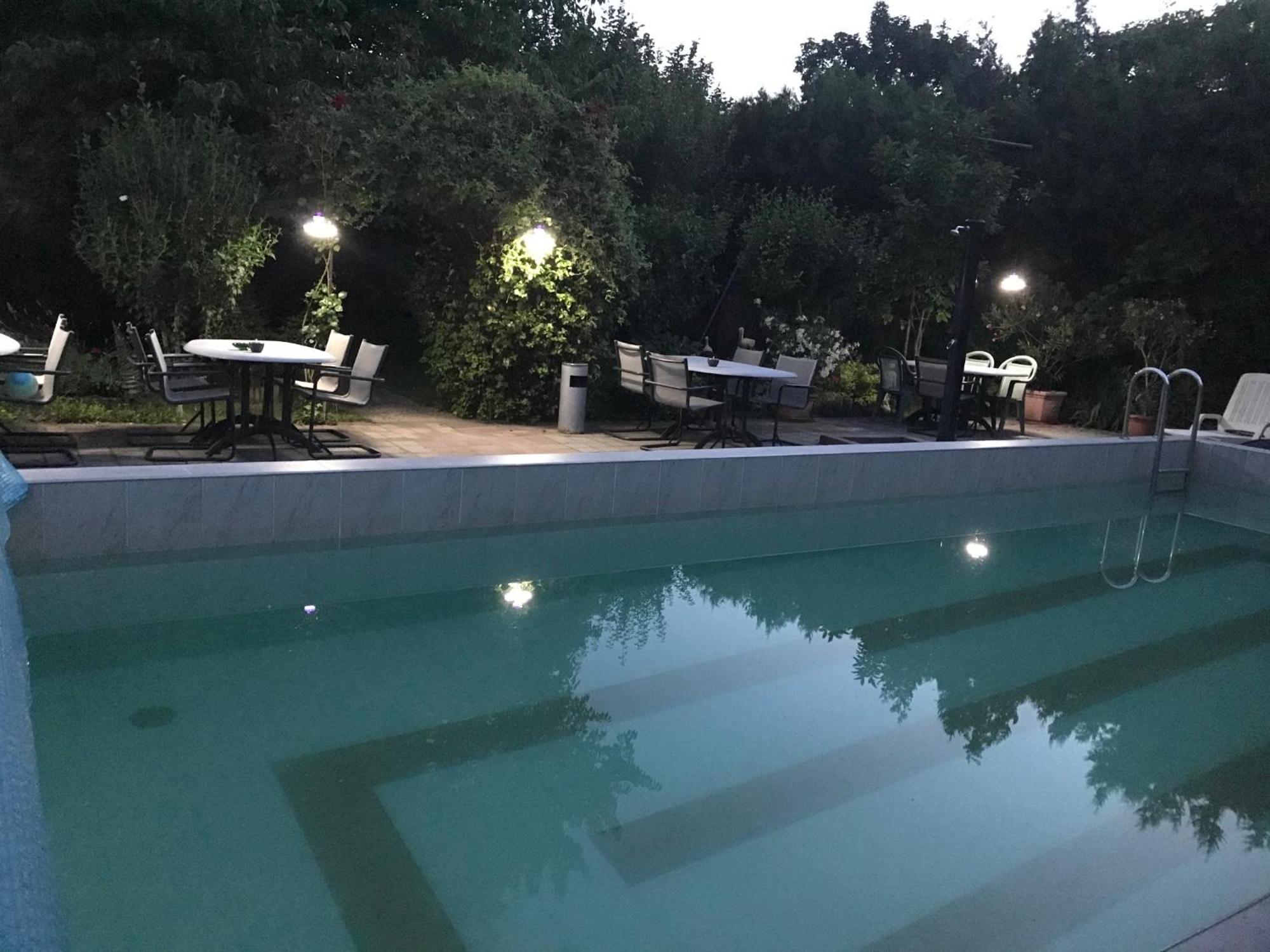 Marika Vendeghaz Hotel Seghedin Exterior foto